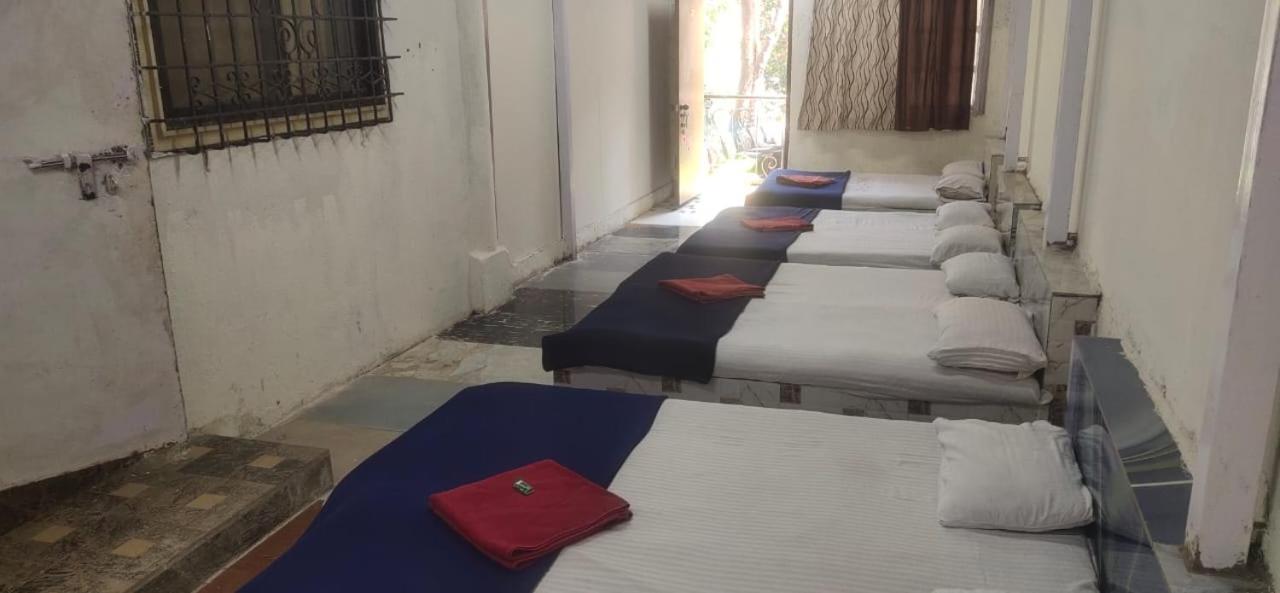 Hotel Hilltone- Matheran Bagian luar foto