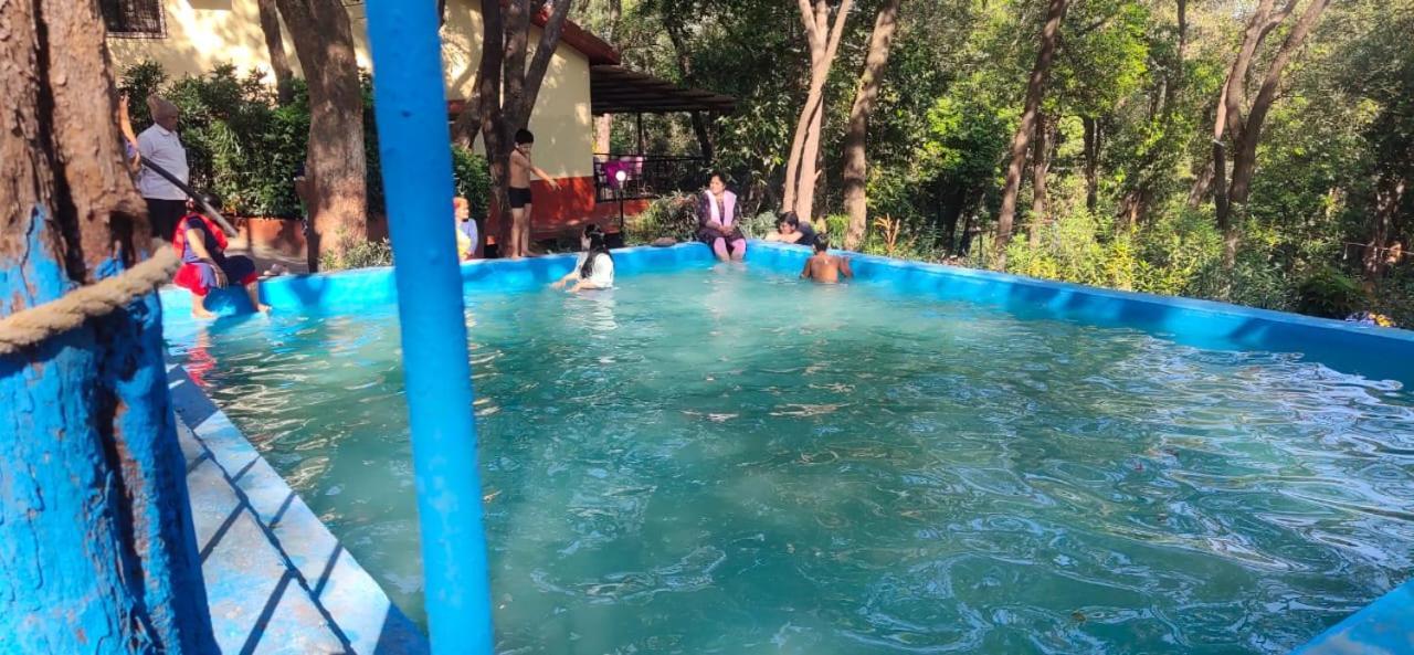 Hotel Hilltone- Matheran Bagian luar foto
