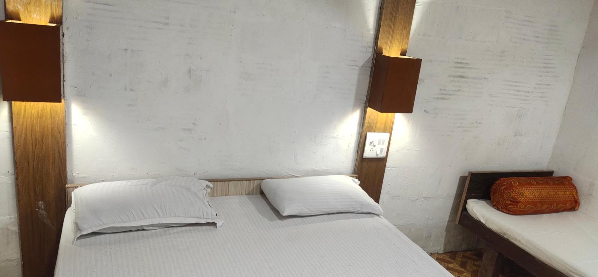 Hotel Hilltone- Matheran Bagian luar foto