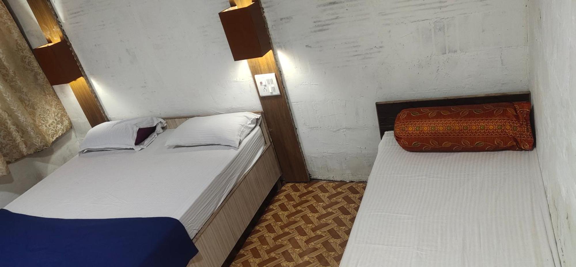 Hotel Hilltone- Matheran Bagian luar foto