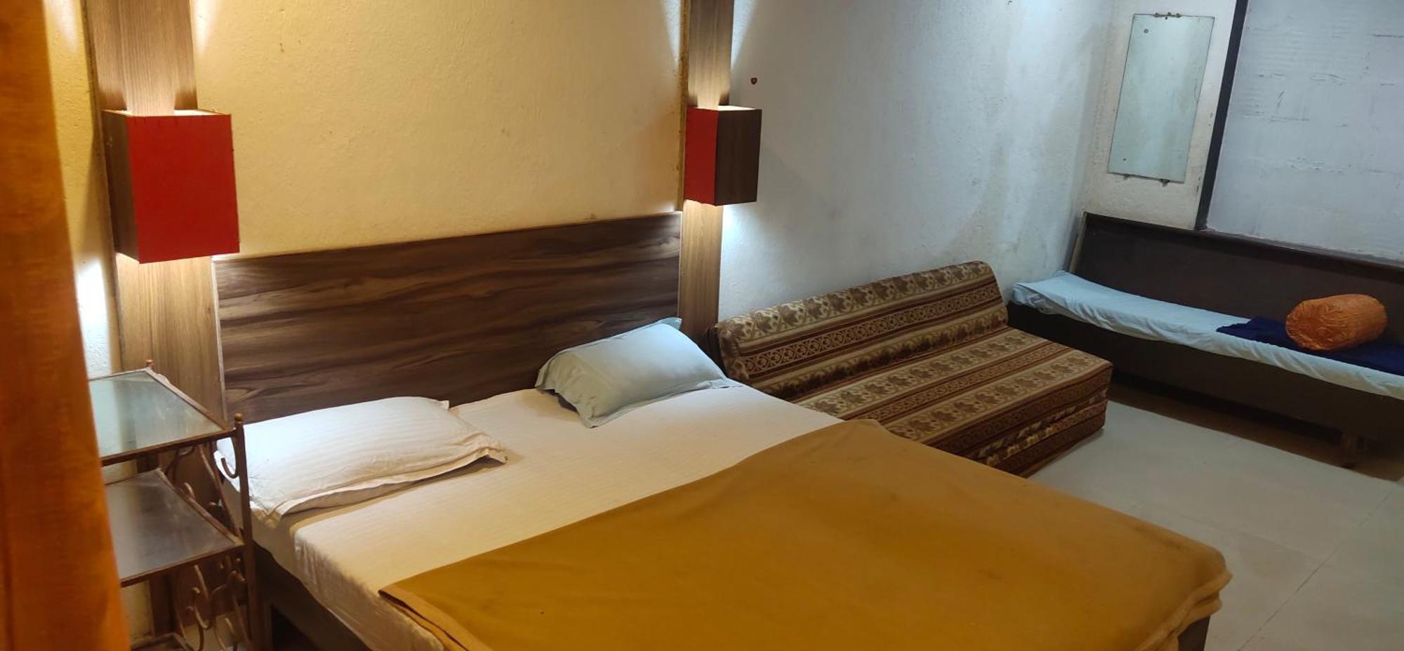 Hotel Hilltone- Matheran Bagian luar foto