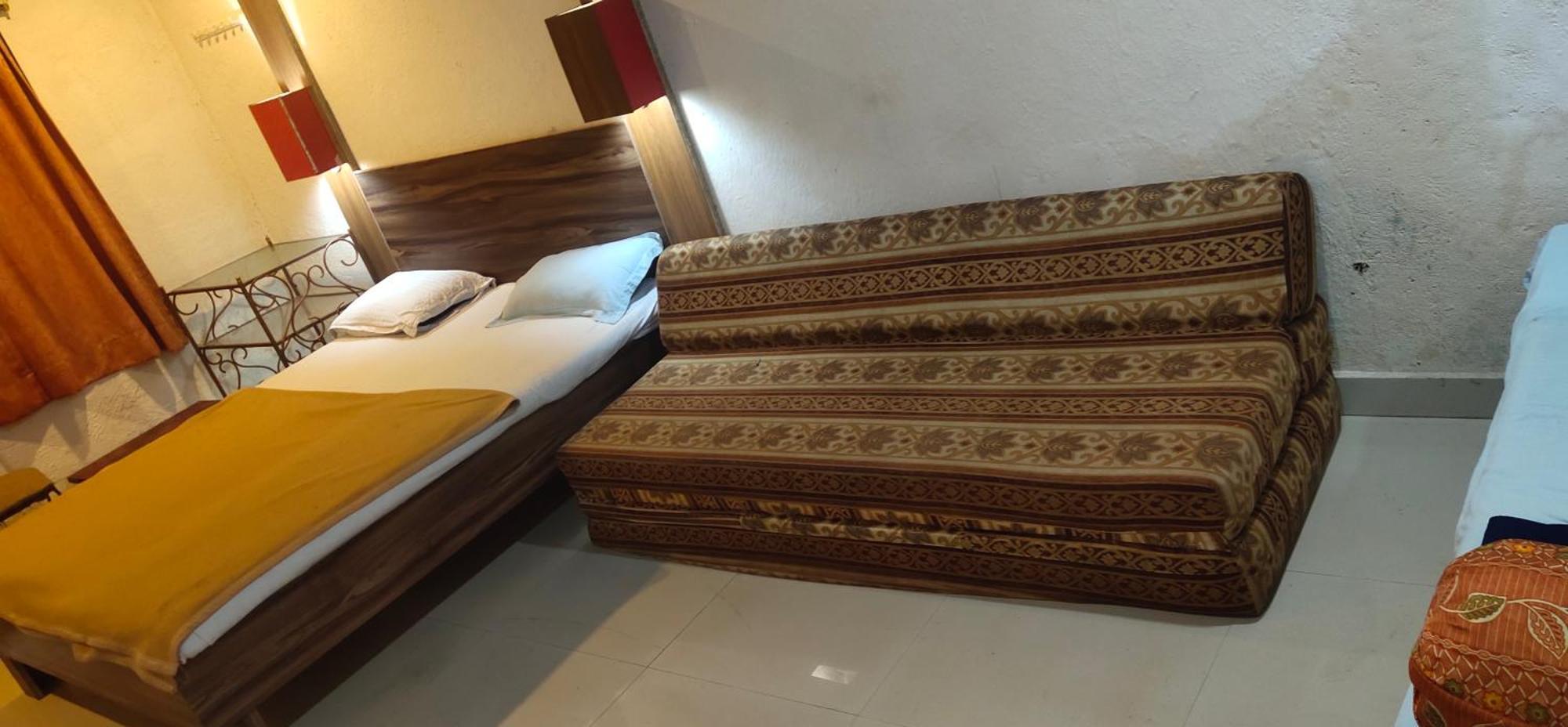 Hotel Hilltone- Matheran Bagian luar foto