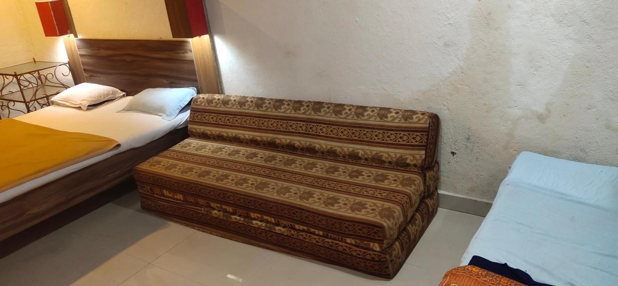 Hotel Hilltone- Matheran Bagian luar foto